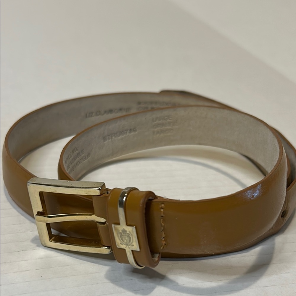 Women’s  Tan Leather Belt 40” size large
7/8” wide